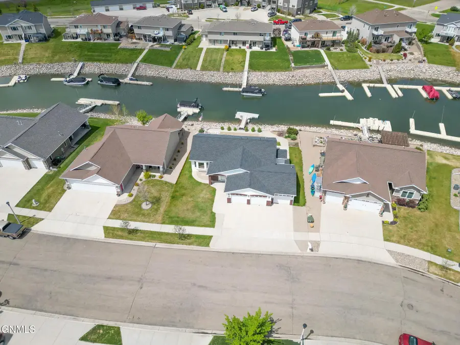 2109 Bridgeview Court Se, Mandan, ND 58554 - #2