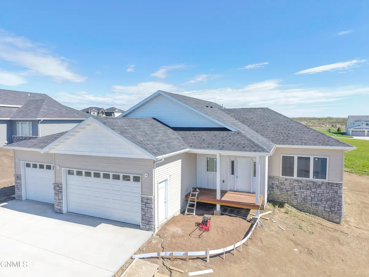 2018 Monarch Avenue, Bismarck, ND 58503 - #1
