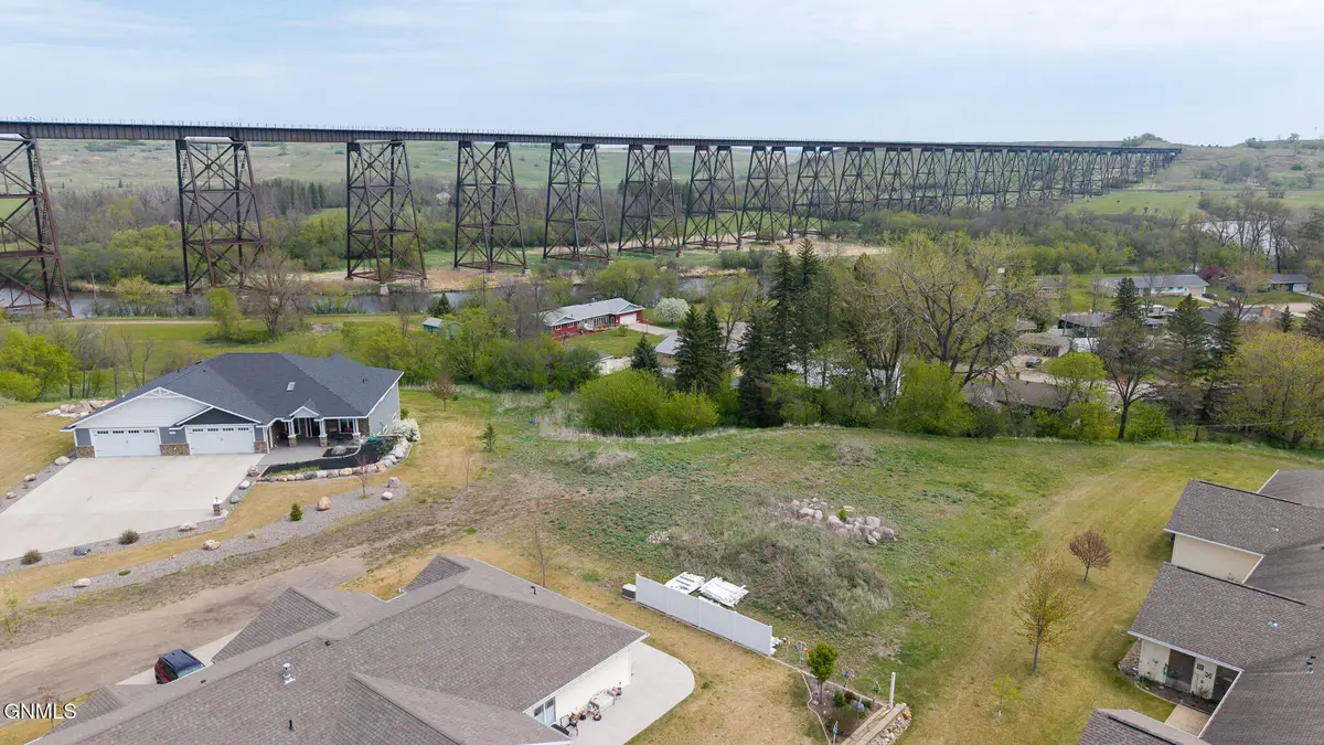554 Legacy Lane Ne, Valley City, ND 58072 - #1