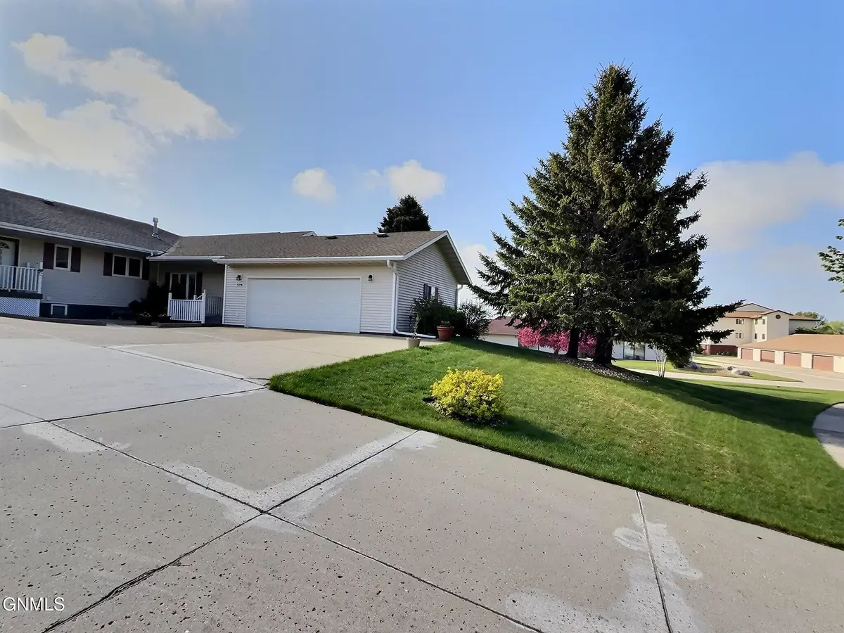 575 Brandon Place, Bismarck, ND 58503 - #1