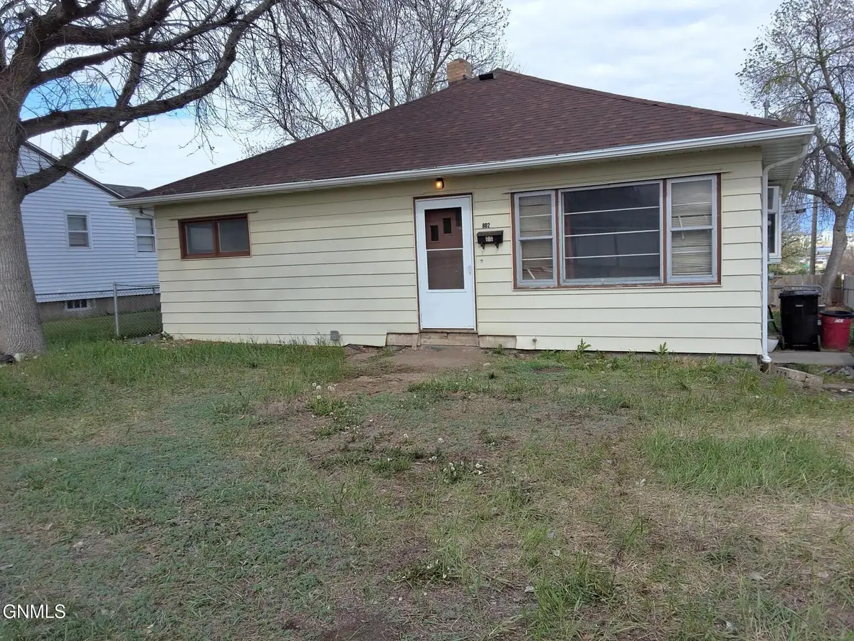 802 University Avenue, Williston, ND 58801 - #1