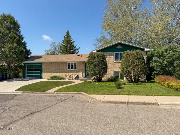701 3rd Avenue Nw, Mandan, ND 58554