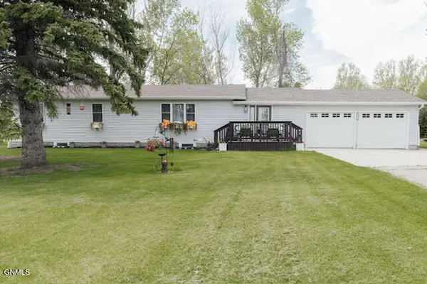 3813 4th Avenue Nw, Jamestown, ND 58401