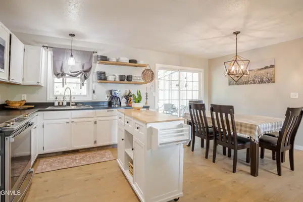 133 Sturgis Loop, Lincoln, ND 58504