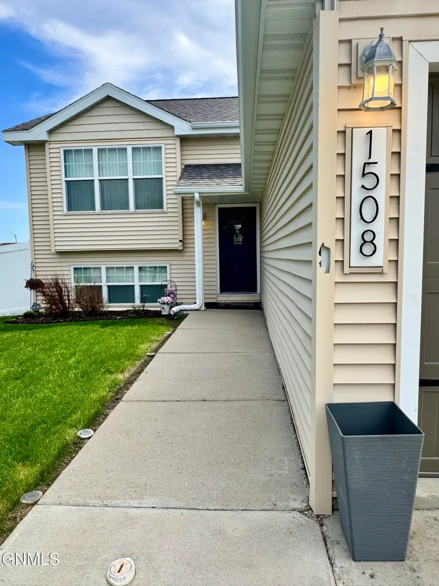 1508 20th Avenue W, Williston, ND 58801 - #2