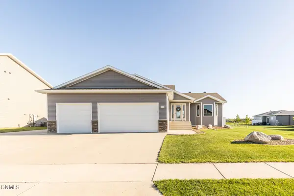 1112 Lasalle Drive W, Bismarck, ND 58503