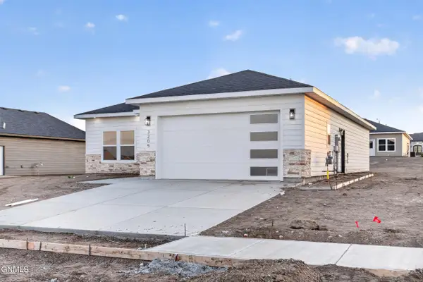 3205 27th Avenue W, Williston, ND 58801