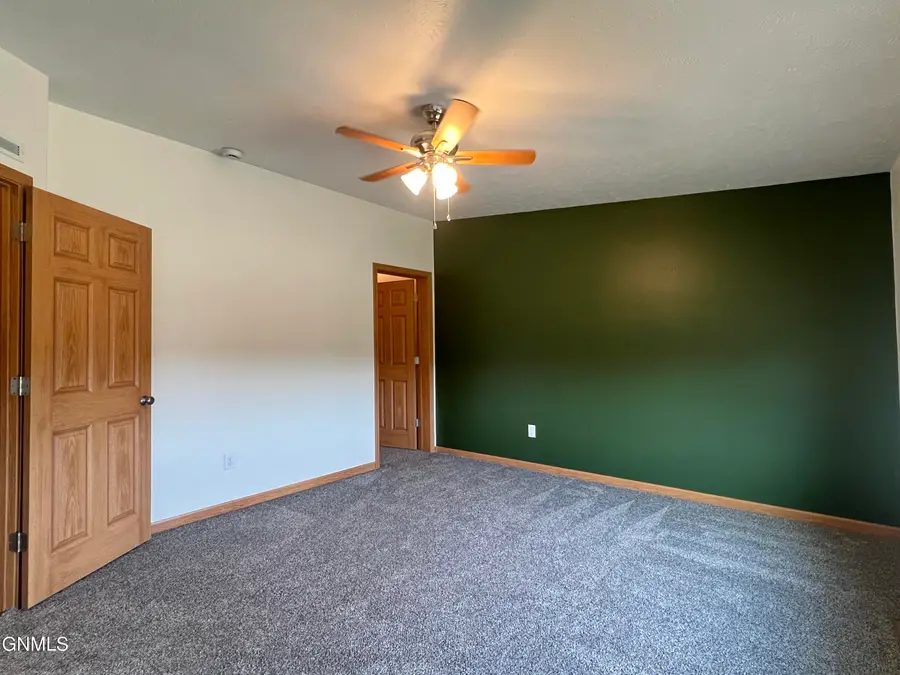 205 5th Avenue Sw, Belfield, ND 58622 - #3