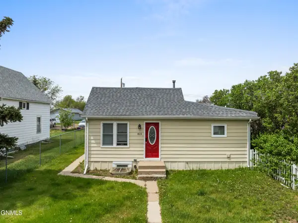 815 5th Avenue W, Williston, ND 58801