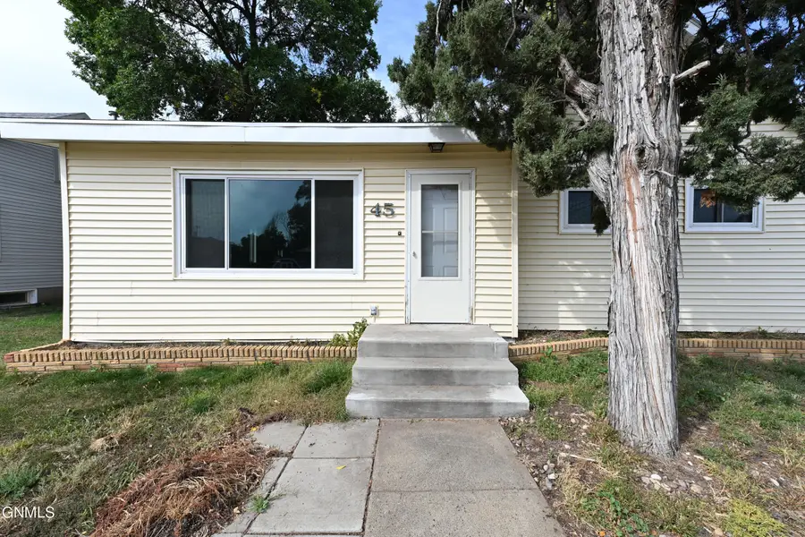 45 9th Avenue W, Dickinson, ND 58601 - #2