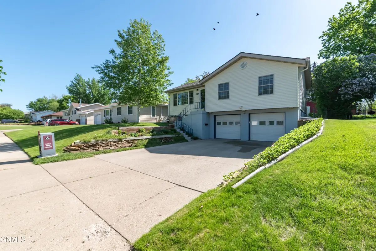 1727 Griffin Street, Bismarck, ND 58501 - #1