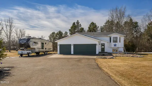 7825 Belmont Lane, Bismarck, ND 58501
