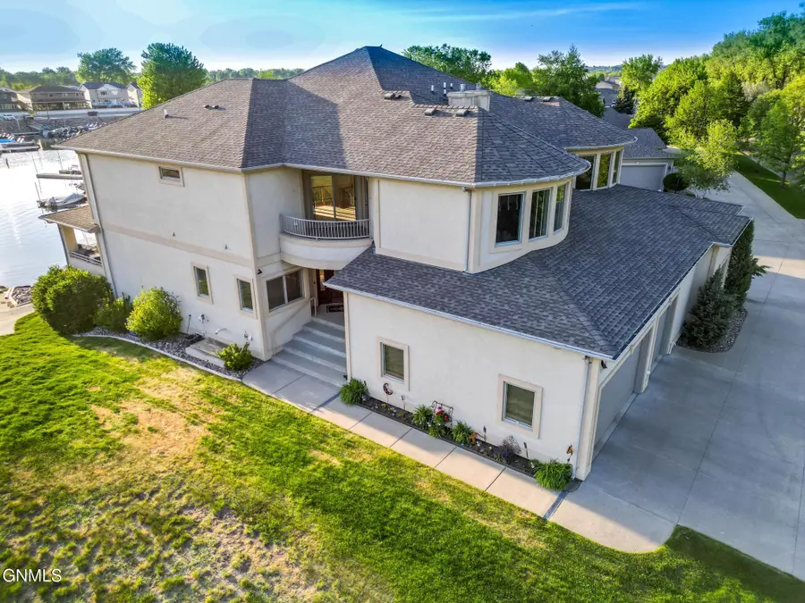 1408 Riverwood Drive, Bismarck, ND 58504 - #2