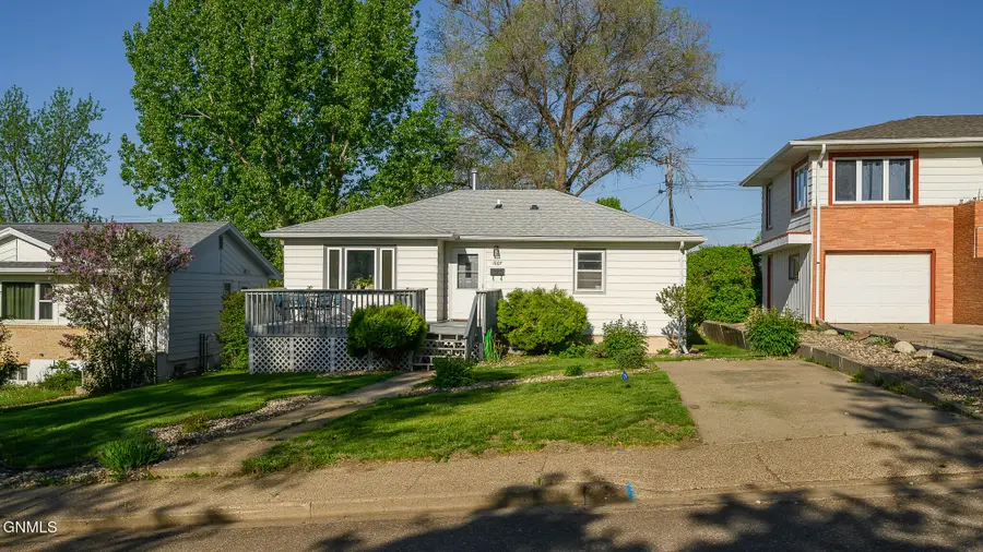 1007 5th Avenue Nw, Mandan, ND 58554 - #2