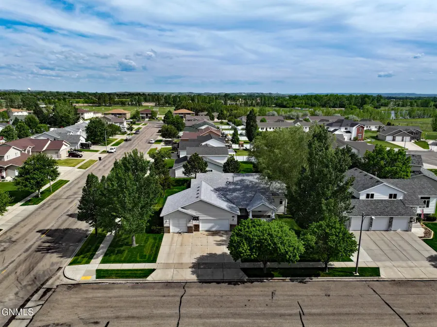 2301 Fresno Drive, Bismarck, ND 58504 - #3