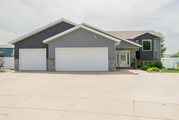 2501 Bender Place Se, Mandan, ND 58554