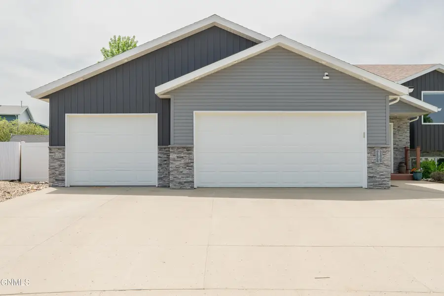 2501 Bender Place Se, Mandan, ND 58554 - #2
