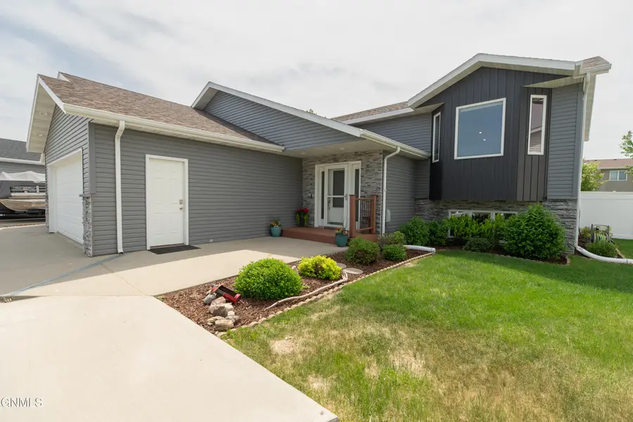 2501 Bender Place Se, Mandan, ND 58554 - #3