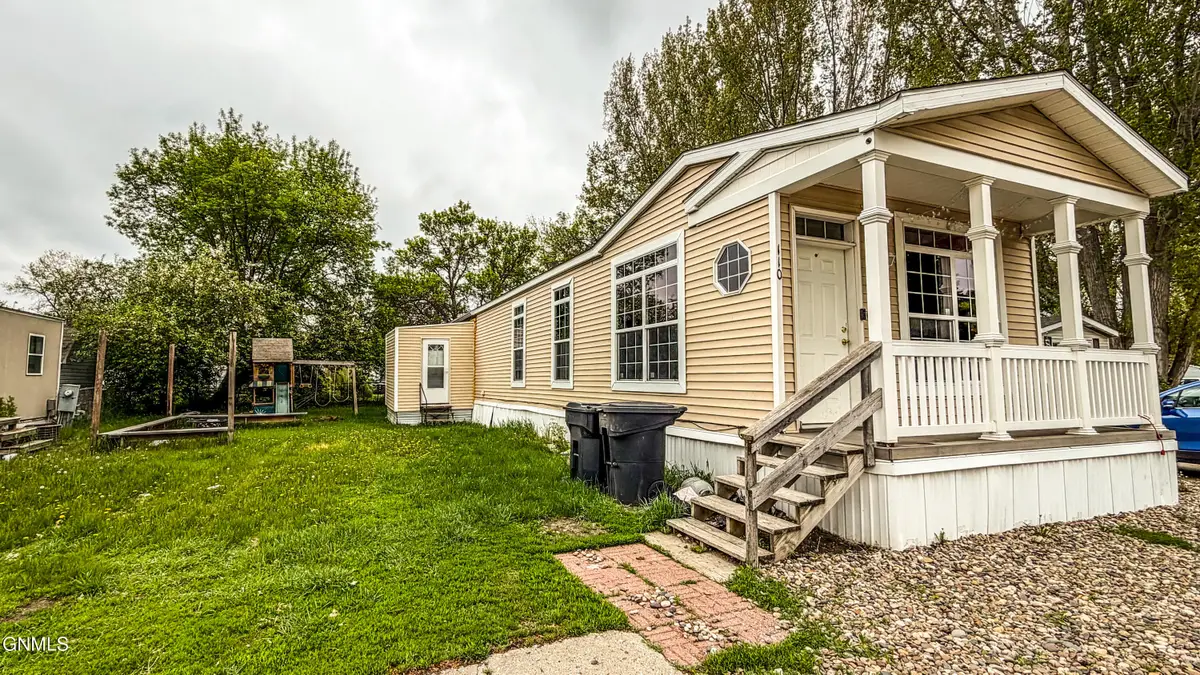 110 Oaks Avenue Se, Mandan, ND 58554 - #1