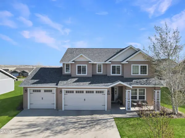 608 70th Street E, Williston, ND 58801