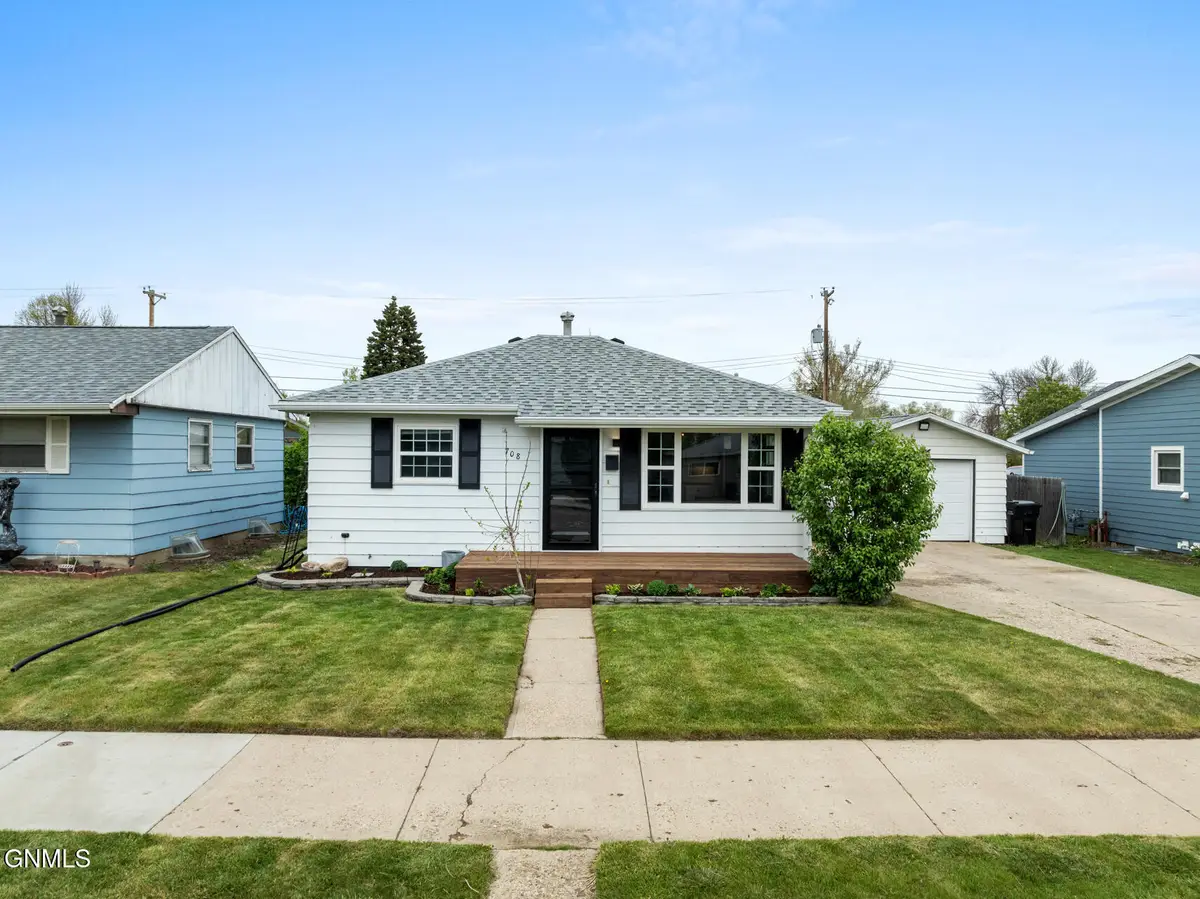 708 18th Street W, Williston, ND 58801 - #1