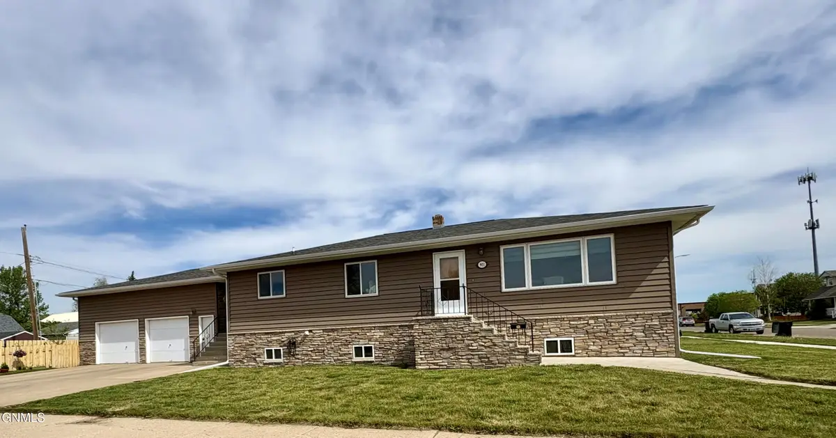 901 4th Avenue W, Williston, ND 58801 - #1