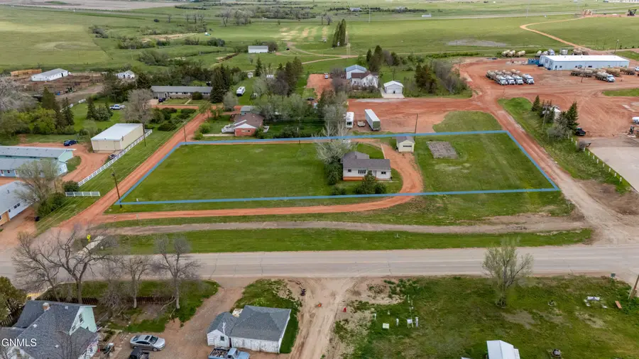 107 6th Street Ne, Belfield, ND 58622 - #2