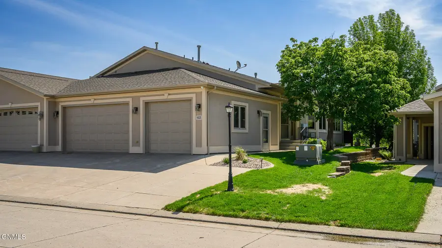 923 Southport Loop, Bismarck, ND 58504 - #2