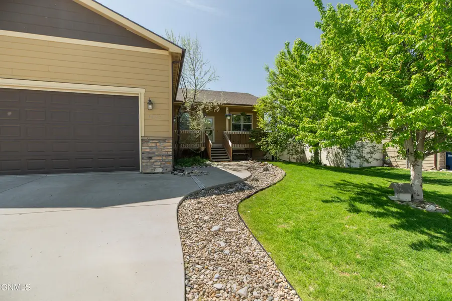 1137 Wahl Street, Dickinson, ND 58601 - #3