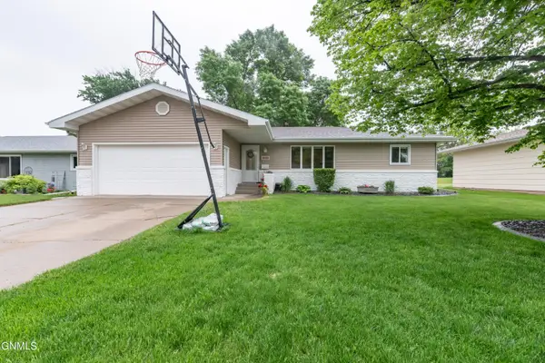 2013 6th Street, Bismarck, ND 58501