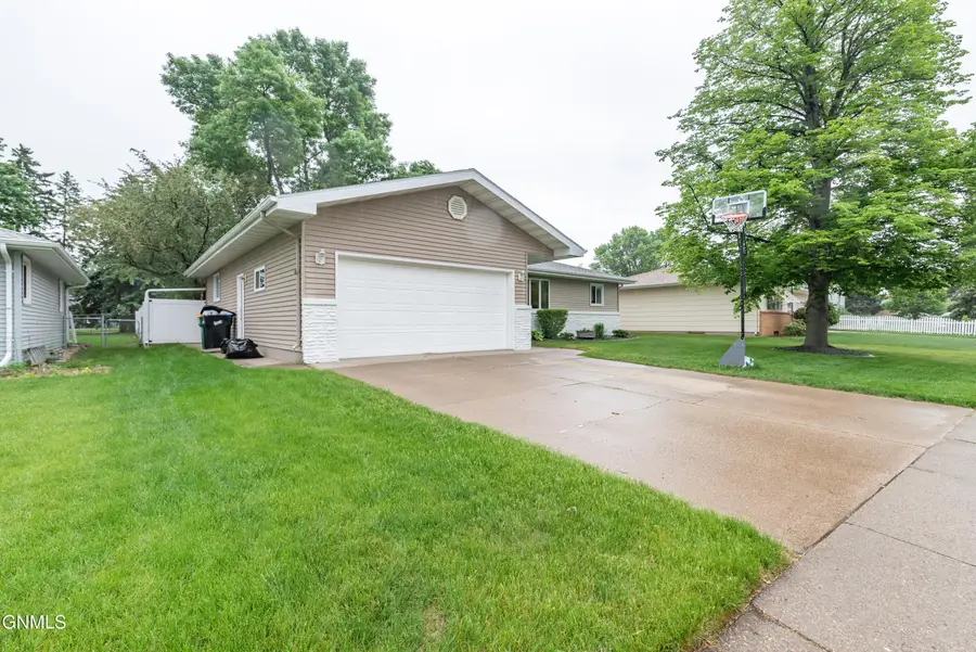 2013 6th Street, Bismarck, ND 58501 - #2