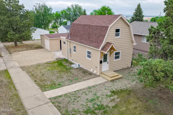 722 University Avenue, Williston, ND 58801