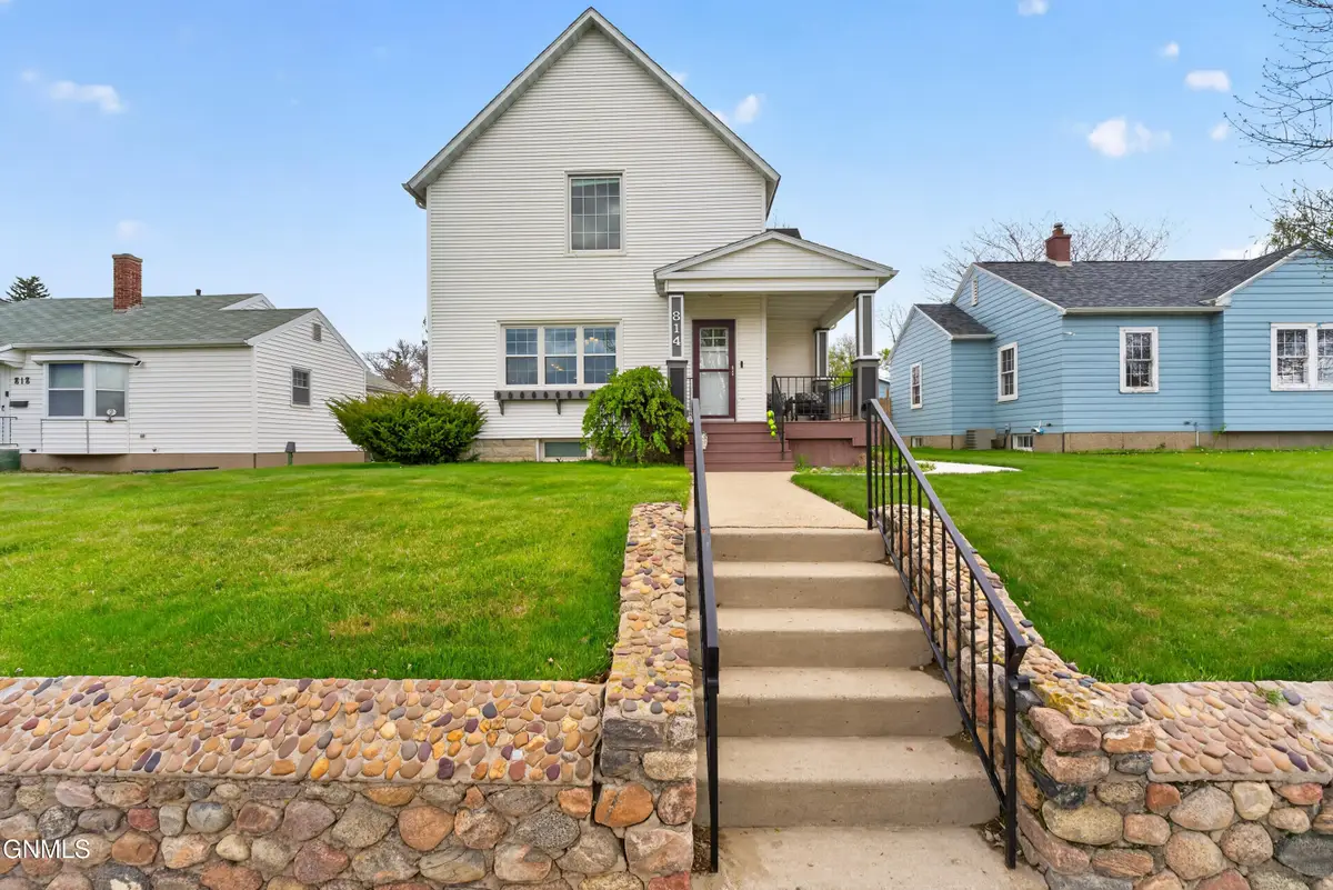 814 1st Avenue E, Williston, ND 58801 - #1