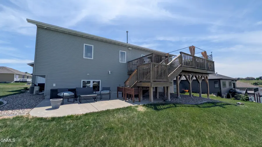 514 18th Street Se, Mandan, ND 58554 - #3