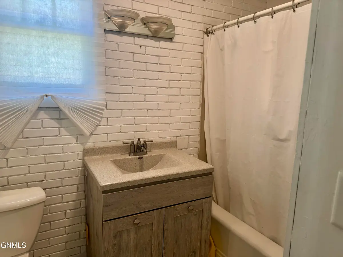 703 4th Avenue, Washburn, ND 58577 - #1
