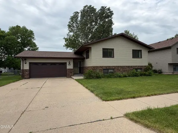 1626 Wichita Drive, Bismarck, ND 58504