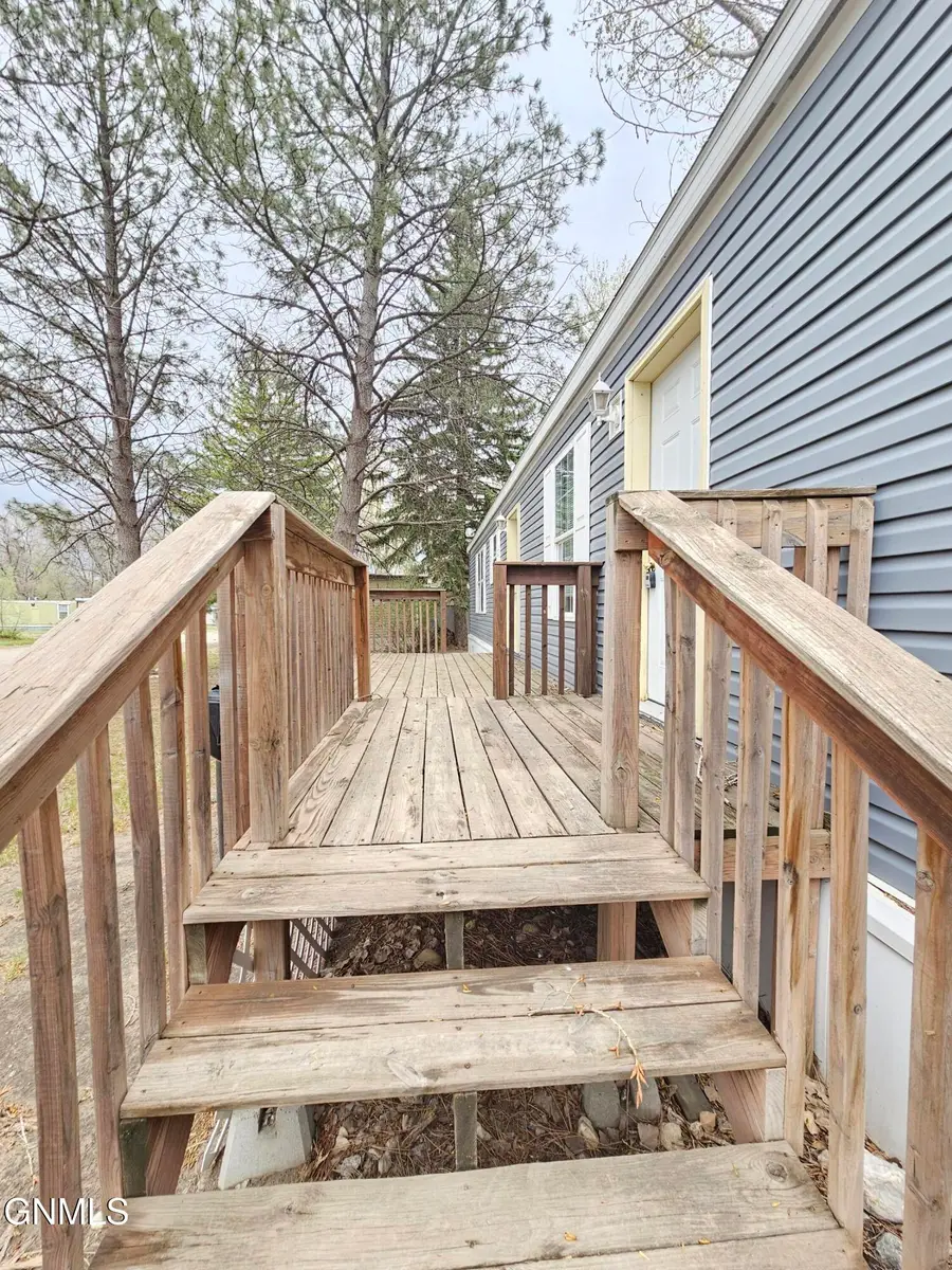 2600 University Avenue #19, Williston, ND 58801 - #3