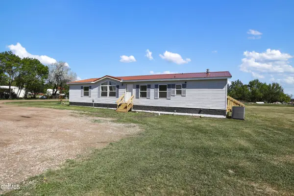 5614 Carolville Loop, Williston, ND 58801