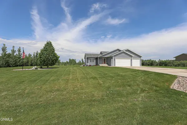 5302 Beaver Creek Road, Bismarck, ND 58504