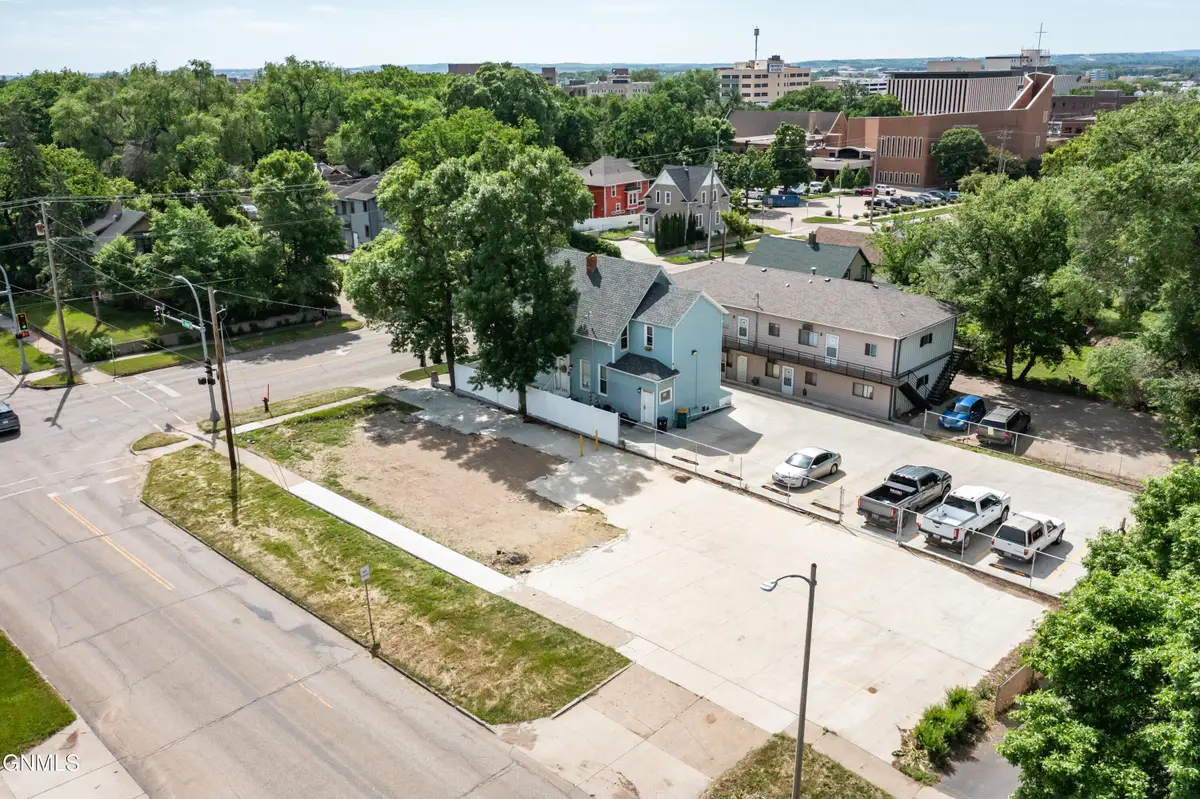 622 N 3rd Street, Bismarck, ND 58501 - #1