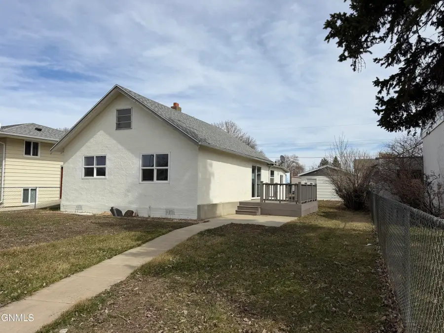 220 7th Avenue Sw, Sidney, MT 59270 - #2