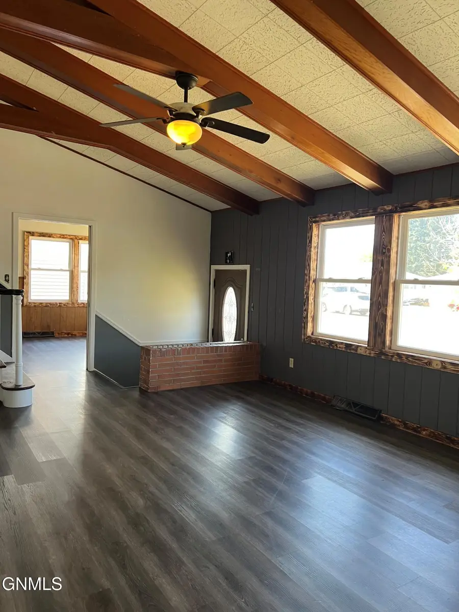 644 8th Avenue W, Dickinson, ND 58601 - #2