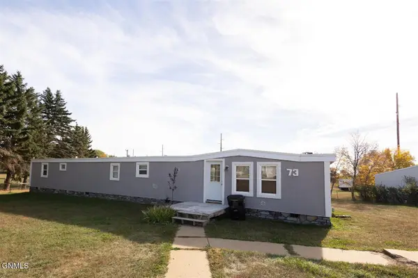 73 29th Avenue Sw, Dickinson, ND 58601