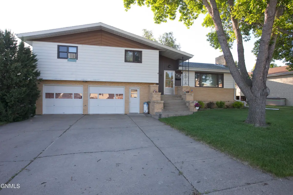 1402 Central Drive Nw, Mandan, ND 58554 - #1