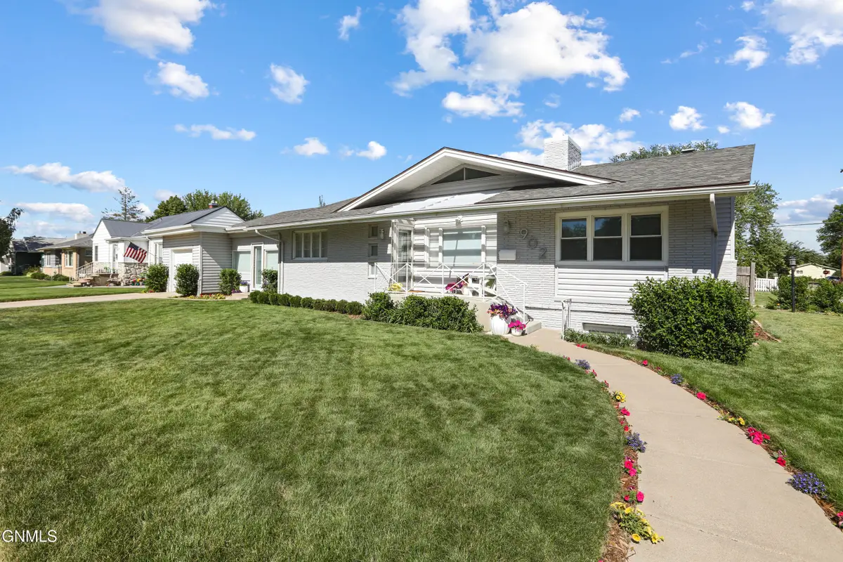 902 4th Avenue E, Williston, ND 58801 - #1