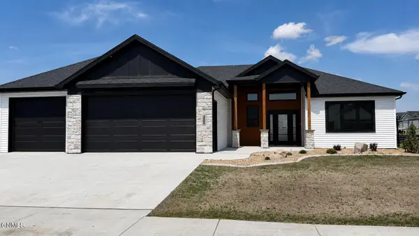 5808 Gold Drive, Bismarck, ND 58503