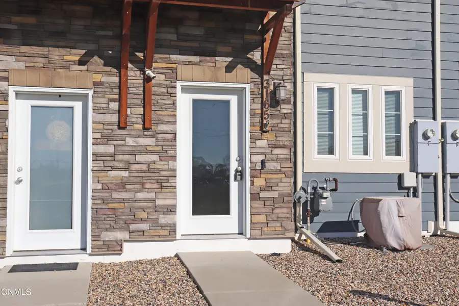 3165 Sullivan Loop, Lincoln, ND 58504 - #3