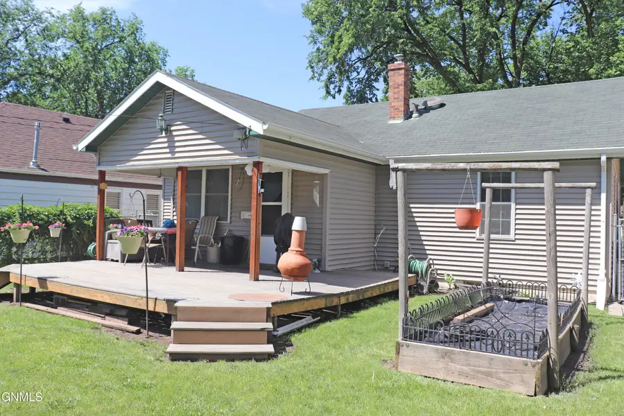 1003 10th Street, Bismarck, ND 58501 - #2