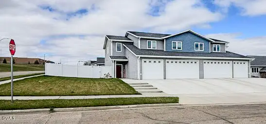 2501 6th Avenue Nw, Mandan, ND 58554 - #3