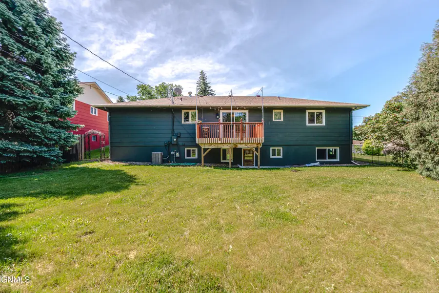 106 Divide Avenue E, Bismarck, ND 58501 - #3